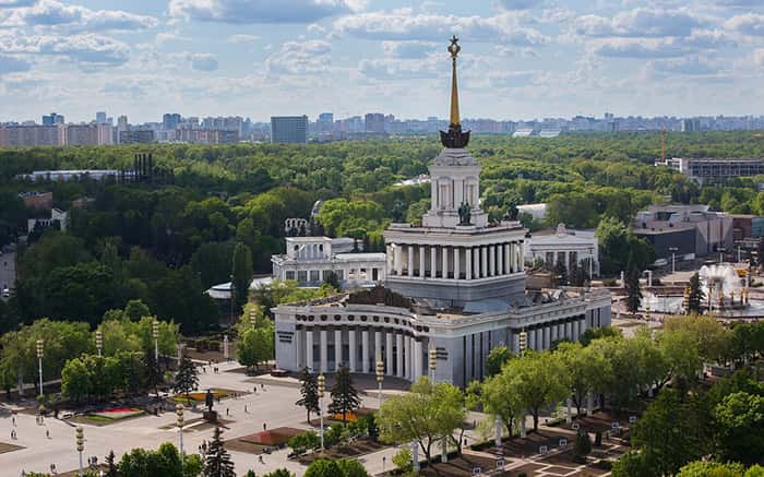 ВДНХ: современность и история. Хороших выходных!